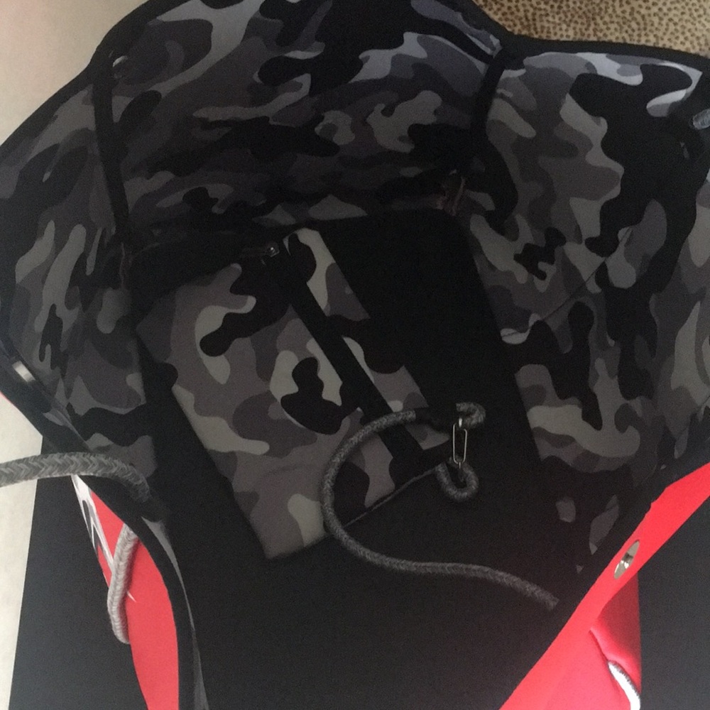 Neoprene, waterproof carry all - Picture 5 of 7